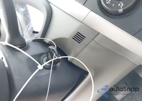 2013 Toyota Corolla L z USA, uszkodzony, nr VIN 5YFBU4EE5DP160606